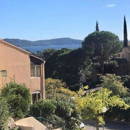 Cavalaire Vue Mer Au Loin Maisonnette Tout Equipee Pour 4 Personnes Avec Piscine Clim Wifi Velos Tv Barbecues Luaran gambar