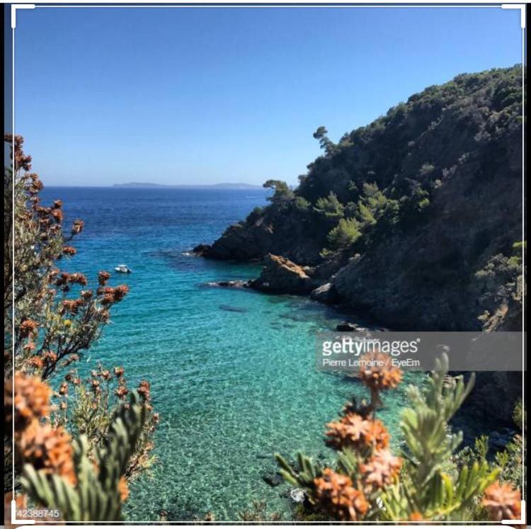 Cavalaire Vue Mer Au Loin Maisonnette Tout Equipee Pour 4 Personnes Avec Piscine Clim Wifi Velos Tv Barbecues Luaran gambar