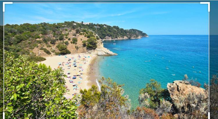 Cavalaire Vue Mer Au Loin Maisonnette Tout Equipee Pour 4 Personnes Avec Piscine Clim Wifi Velos Tv Barbecues Luaran gambar